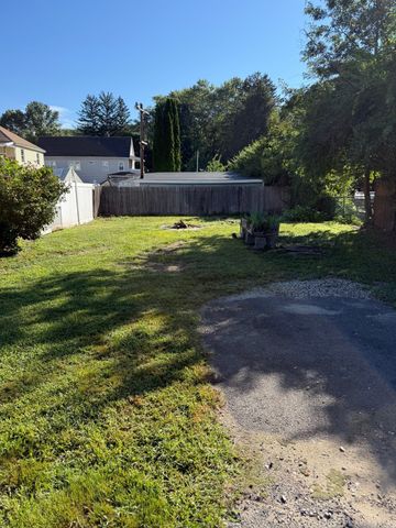 27 South Street, South Hadley, MA 01075