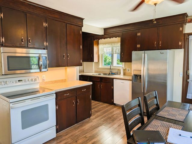 27 South Street, South Hadley, MA 01075