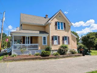 27 South Street, South Hadley, MA 01075