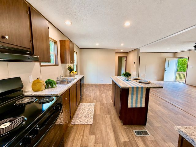 885 Junior Witt, Rock Island, TN 38581