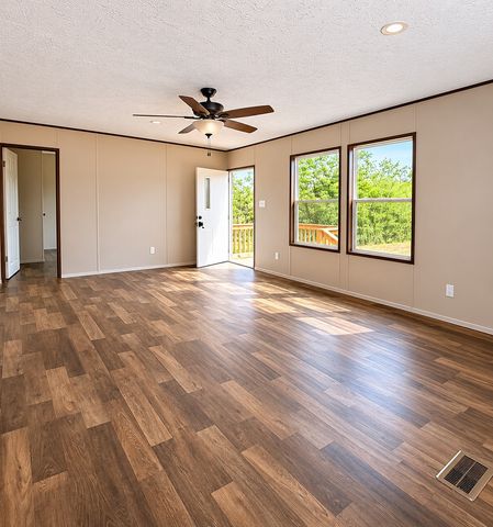 885 Junior Witt, Rock Island, TN 38581