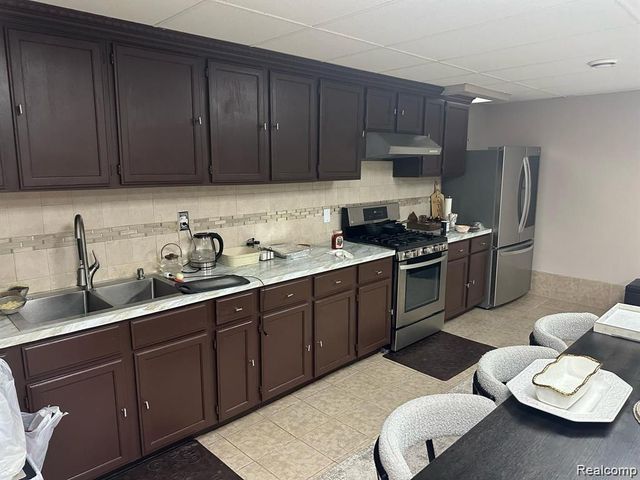 55 Morross Circle, Dearborn, MI 48126