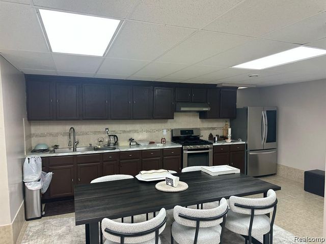 55 Morross Circle, Dearborn, MI 48126