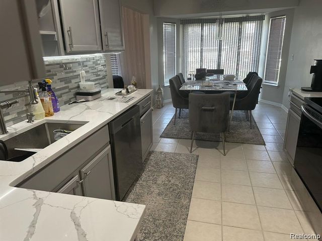 55 Morross Circle, Dearborn, MI 48126