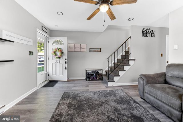 251 EDWARD LN, Catasauqua, PA 18032