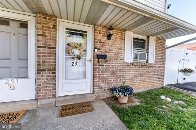 251 EDWARD LN, Catasauqua, PA 18032