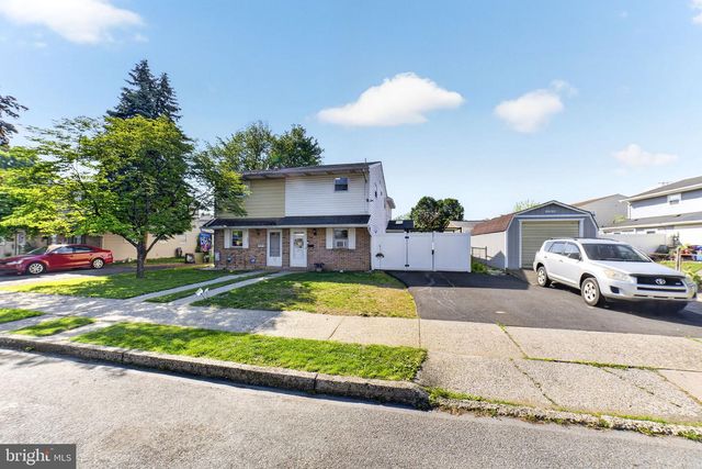 251 EDWARD LN, Catasauqua, PA 18032