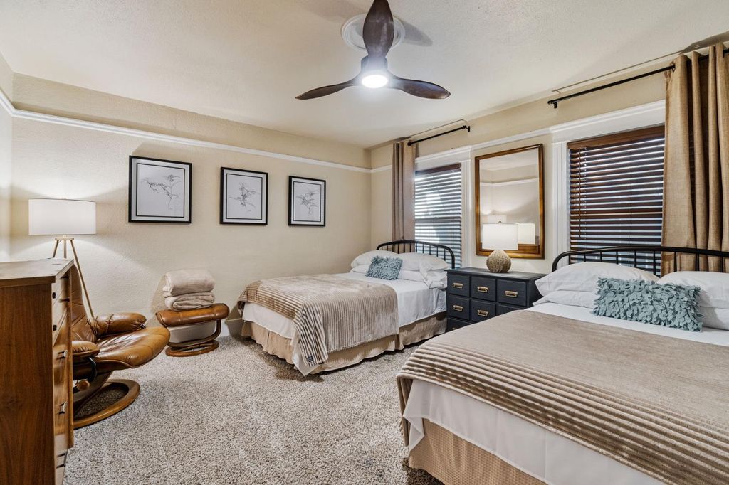 Image 23 of property listing at 850 E Carmen Avenue, Fresno, CA 93728