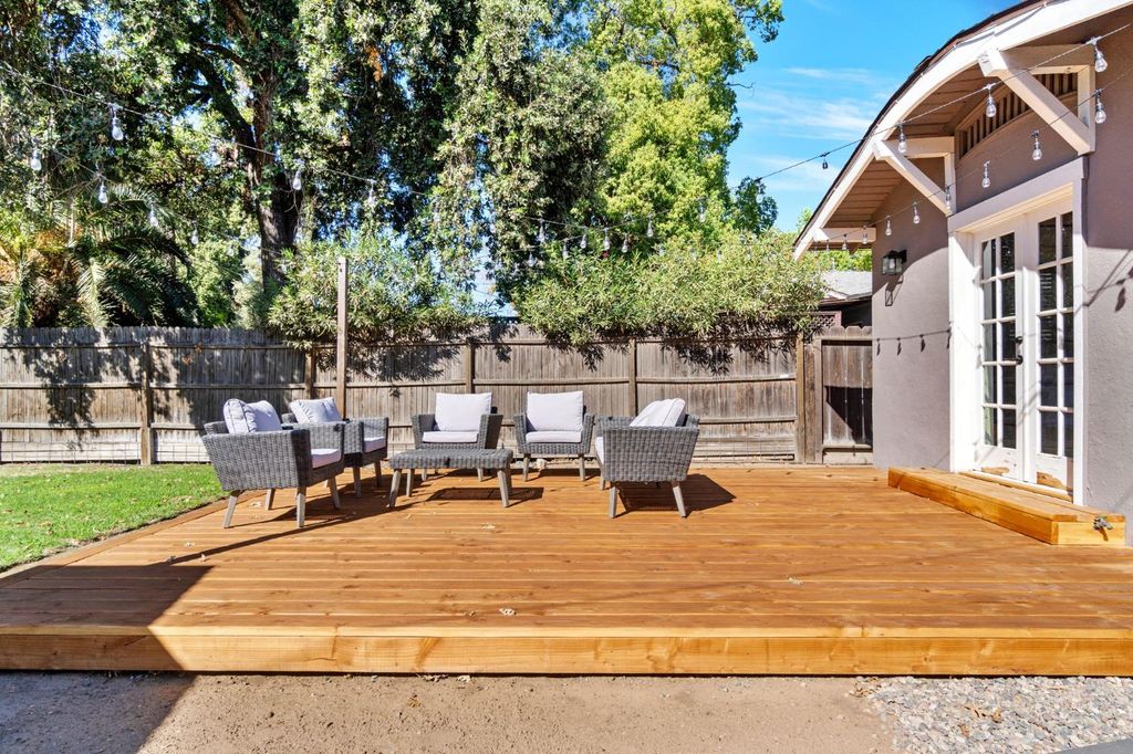 Image 30 of property listing at 850 E Carmen Avenue, Fresno, CA 93728