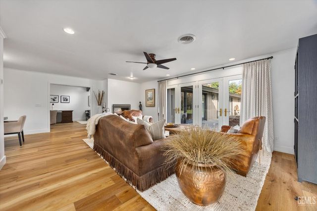 6500 Mount Rainier Drive, Bakersfield, CA 93309