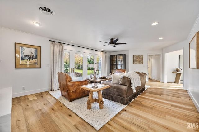 6500 Mount Rainier Drive, Bakersfield, CA 93309