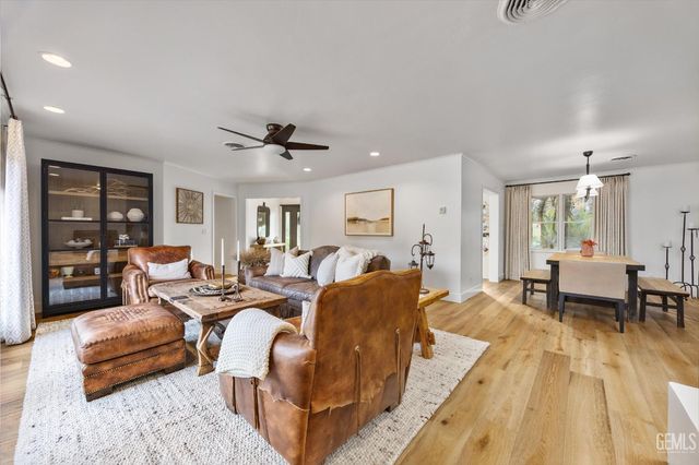 6500 Mount Rainier Drive, Bakersfield, CA 93309