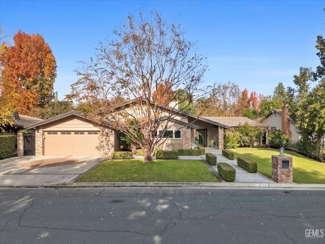 6500 Mount Rainier Drive, Bakersfield, CA 93309