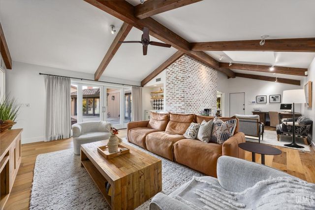 6500 Mount Rainier Drive, Bakersfield, CA 93309