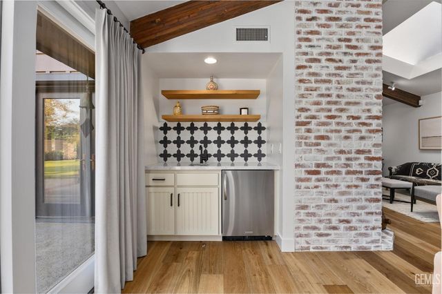 6500 Mount Rainier Drive, Bakersfield, CA 93309