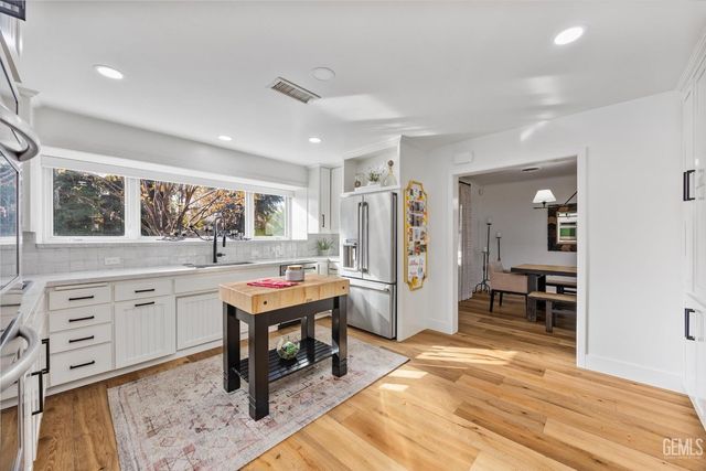 6500 Mount Rainier Drive, Bakersfield, CA 93309