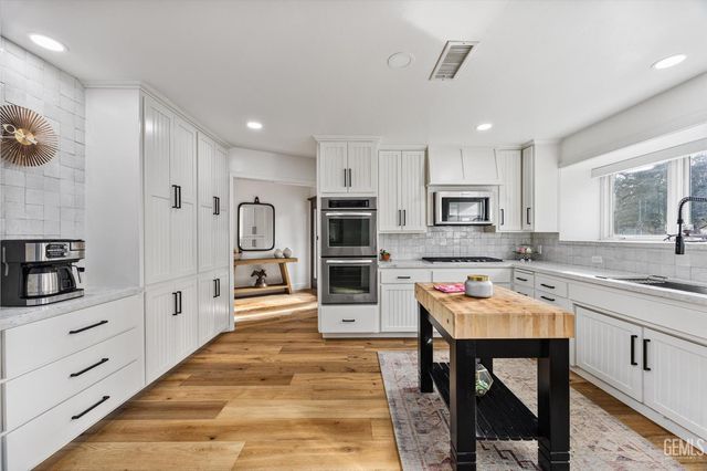 6500 Mount Rainier Drive, Bakersfield, CA 93309