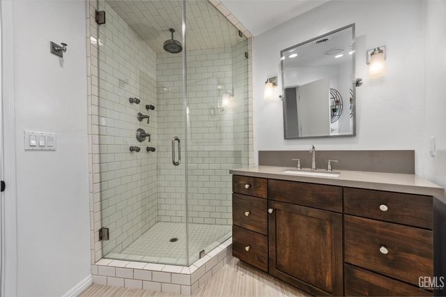 6500 Mount Rainier Drive, Bakersfield, CA 93309