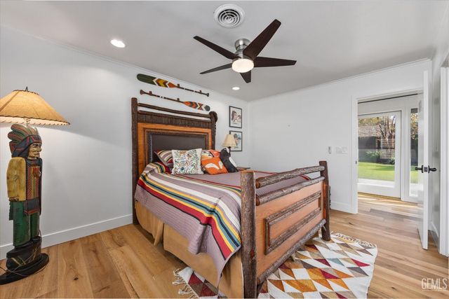 6500 Mount Rainier Drive, Bakersfield, CA 93309