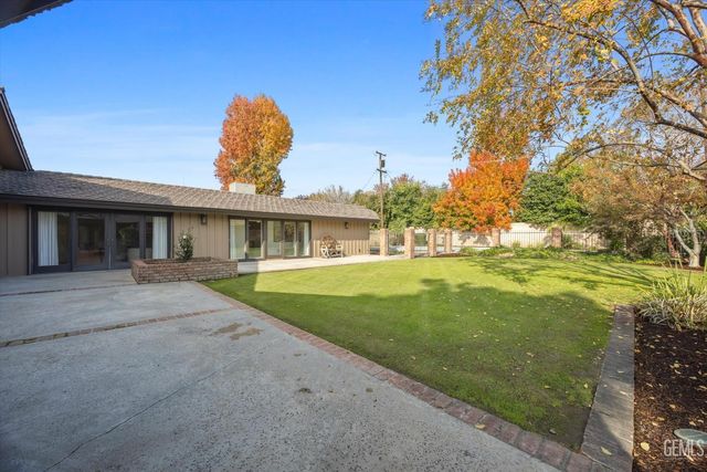 6500 Mount Rainier Drive, Bakersfield, CA 93309