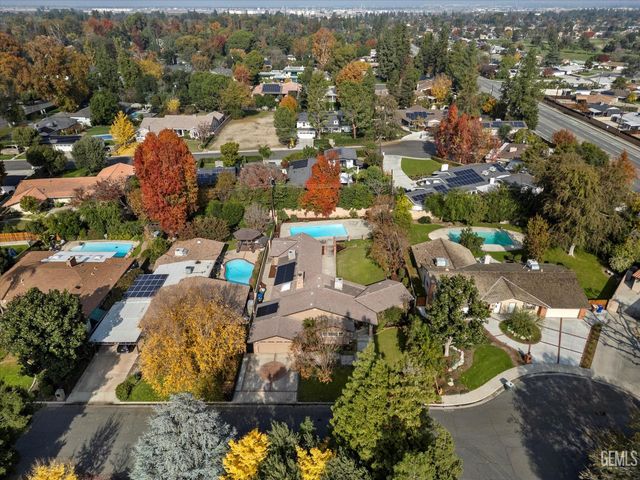 6500 Mount Rainier Drive, Bakersfield, CA 93309