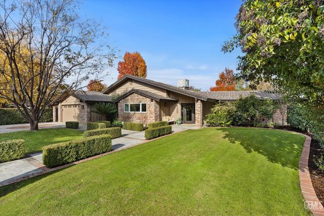 6500 Mount Rainier Drive, Bakersfield, CA 93309