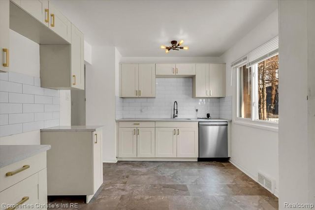 20574 Rutherford Street, Detroit, MI 48235