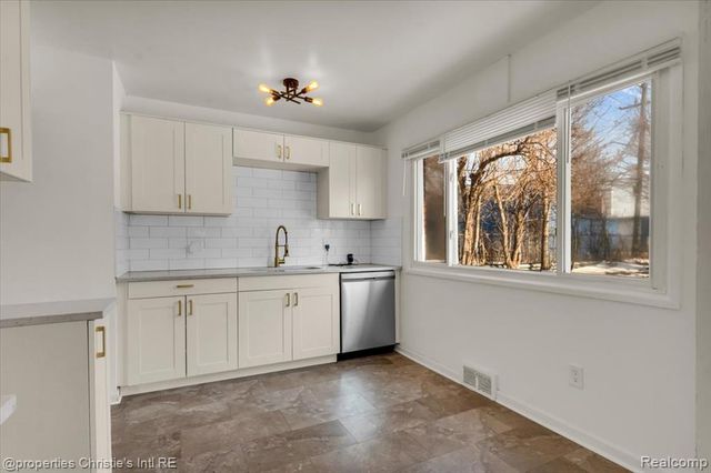 20574 Rutherford Street, Detroit, MI 48235