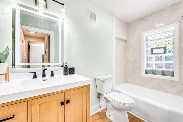4910 N 107th STREET, Milwaukee, WI 53225