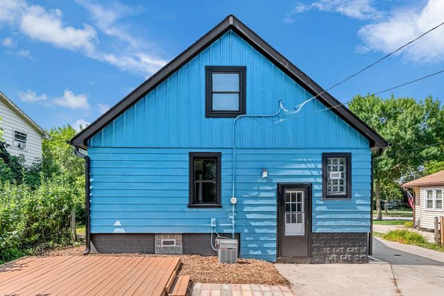4910 N 107th STREET, Milwaukee, WI 53225