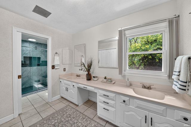 1765 N Bay Drive, Elkhart, IN 46514