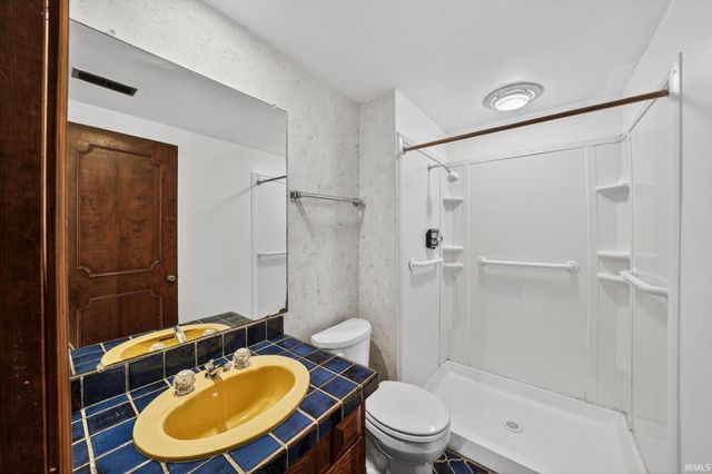 1765 N Bay Drive, Elkhart, IN 46514