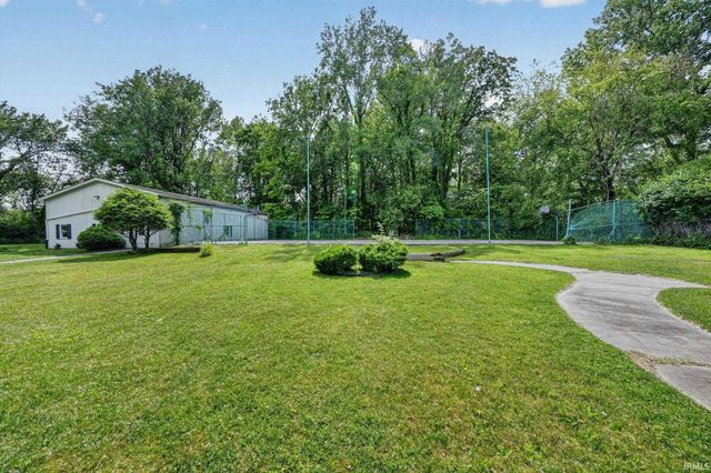 1765 N Bay Drive, Elkhart, IN 46514