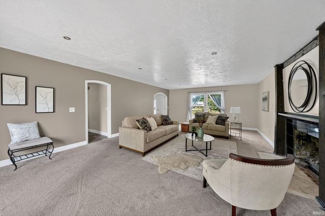 1765 N Bay Drive, Elkhart, IN 46514