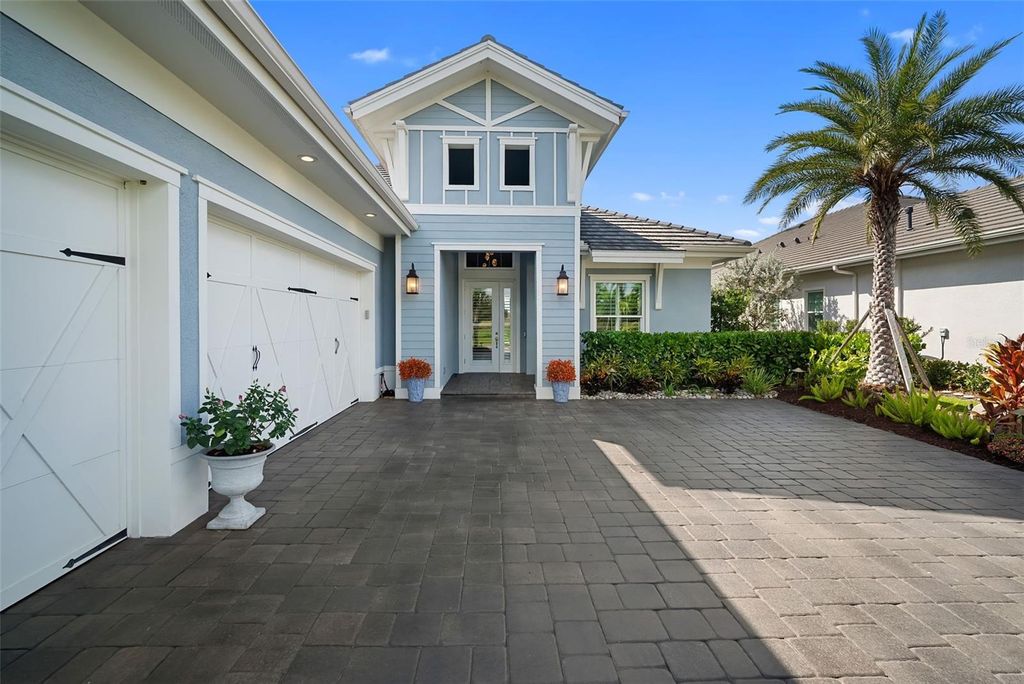 Image 4 of property listing at 8315 PAVIA WAY, Bradenton, FL 34202