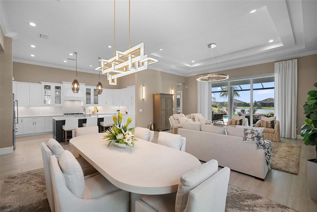 Image 10 of property listing at 8315 PAVIA WAY, Bradenton, FL 34202