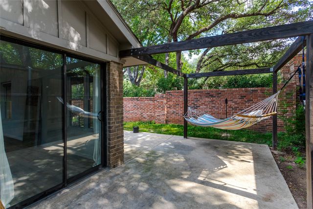 14902 Le Grande Drive, Addison, TX 75001