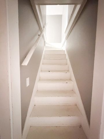 1211 Piper Rd, West Springfield, MA 01089