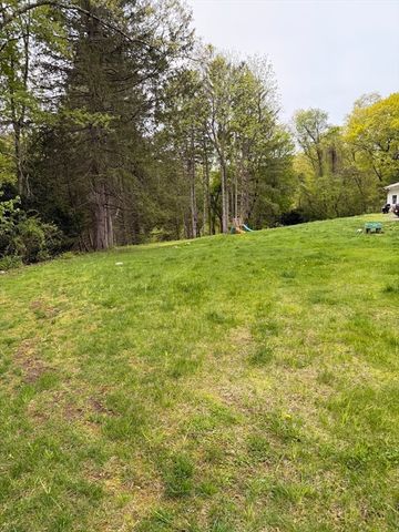 1211 Piper Rd, West Springfield, MA 01089