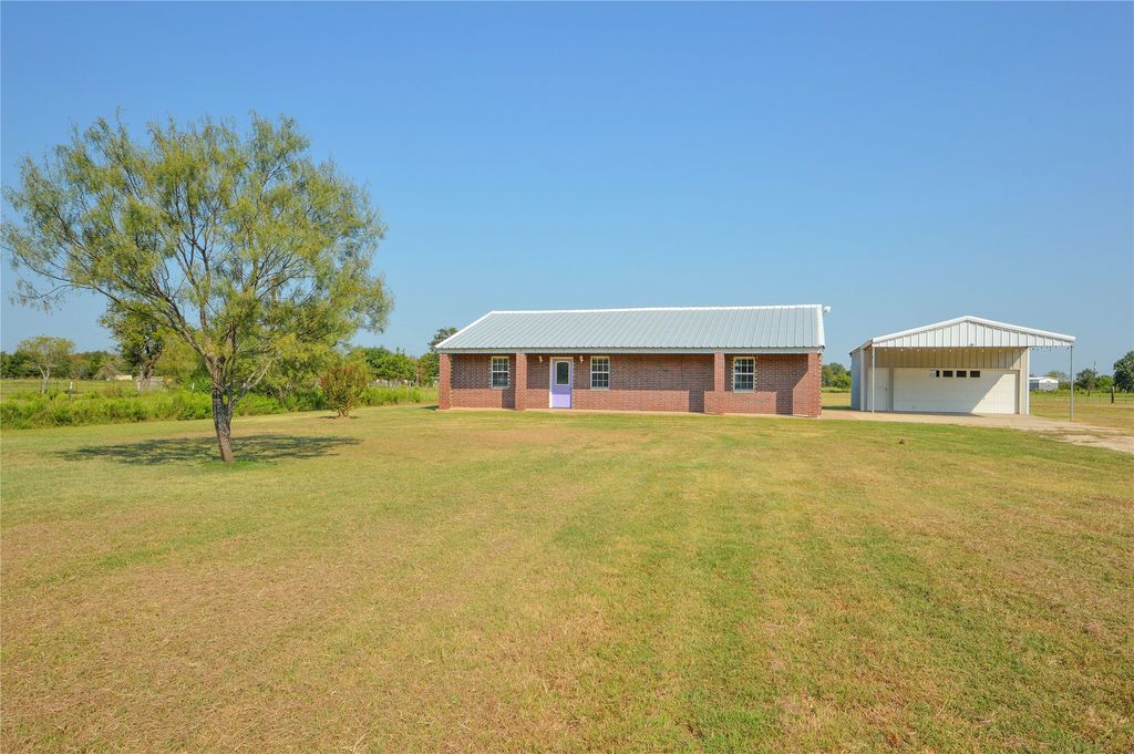 293 W Old Axtell Road, Waco, TX 76705
