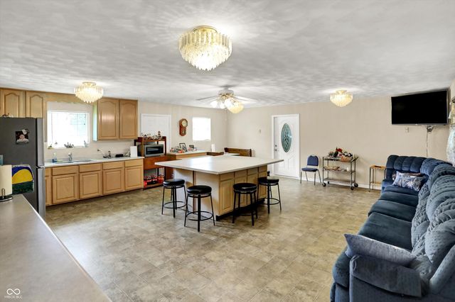 425 E Jackson Street, Alexandria, IN 46001