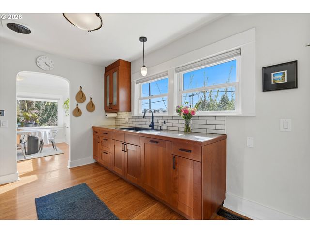 2605 Se Woodward St, Portland, OR 97202