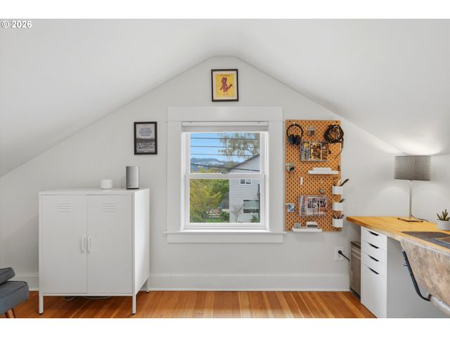 2605 Se Woodward St, Portland, OR 97202