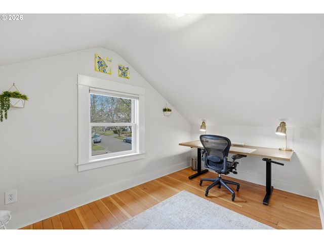 2605 Se Woodward St, Portland, OR 97202