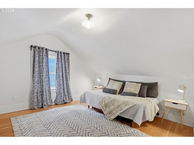 2605 Se Woodward St, Portland, OR 97202