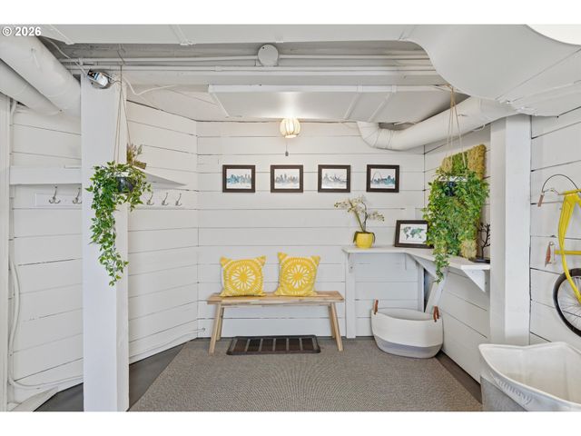 2605 Se Woodward St, Portland, OR 97202