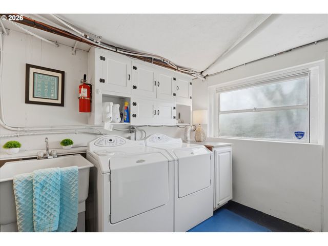 2605 Se Woodward St, Portland, OR 97202