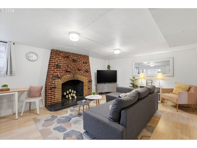 2605 Se Woodward St, Portland, OR 97202