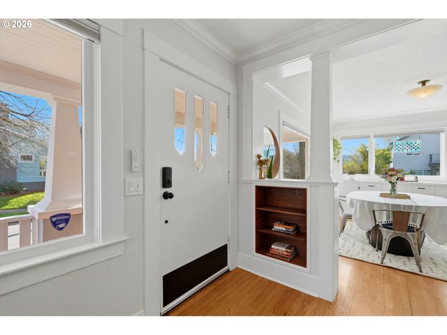 2605 Se Woodward St, Portland, OR 97202