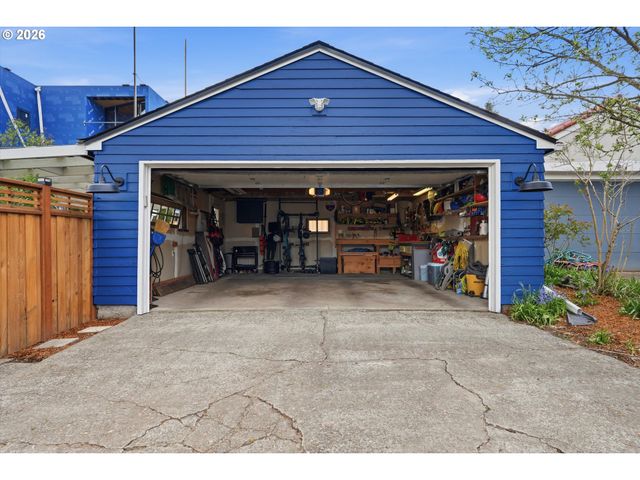 2605 Se Woodward St, Portland, OR 97202